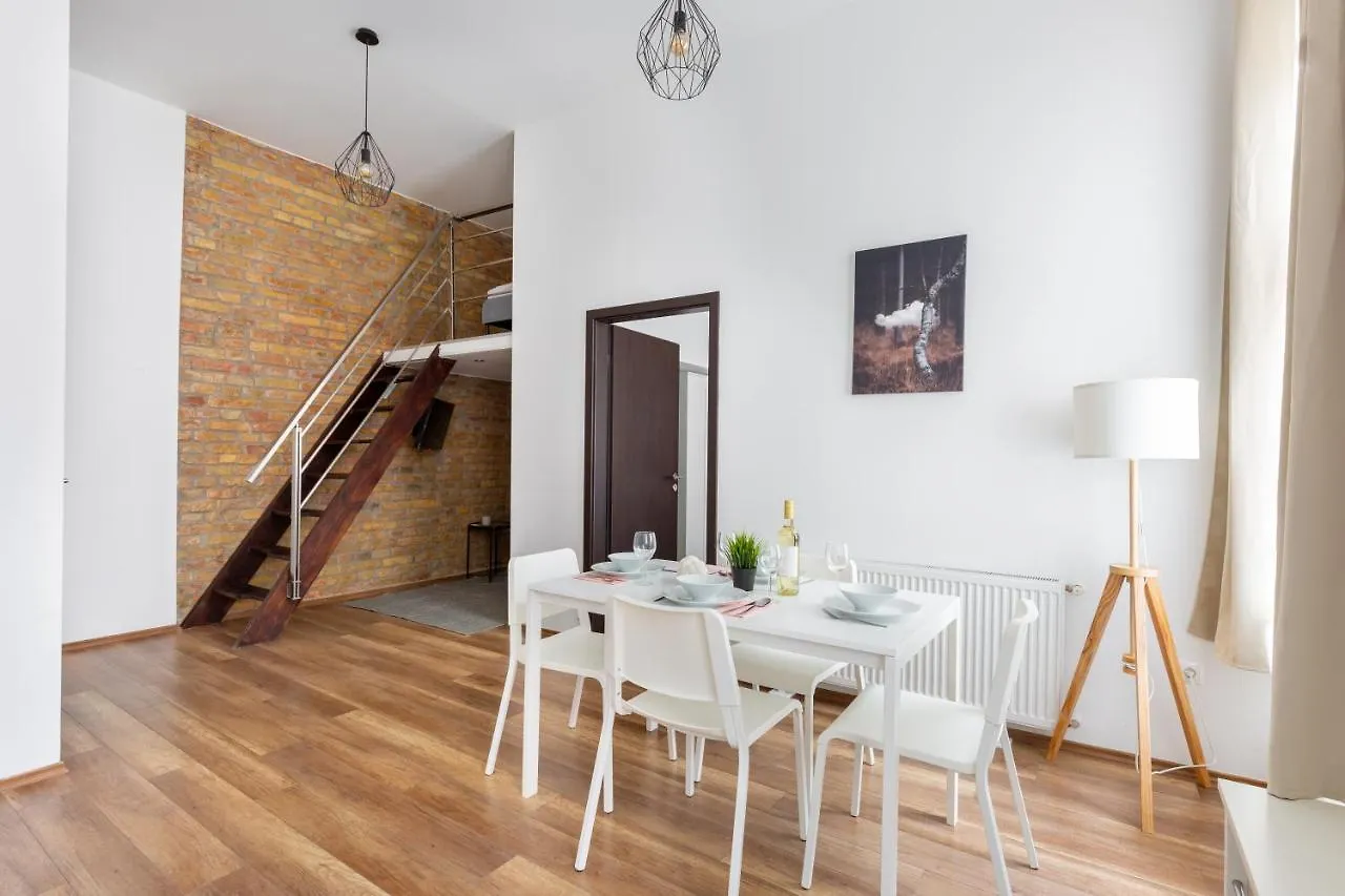 Apartamento New, Centrally Located, But Quiet 4 Sleeper Budapeste Hungria